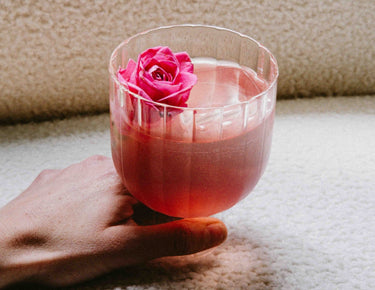 3 recettes de cocktails sans alcool à la rose - JNPR