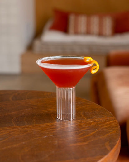 recette cosmopolitan JNPR cocktail gin vodka sans alcool ingrédients glaçons jus zeste de citron jus de cranberry cosmo grand marnier triple sec 