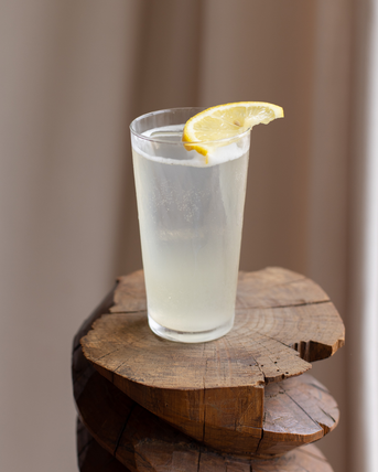 Recette gin fizz cocktail sans alcool jus de citron sirop de sucre eau gazeuse spiritueux 