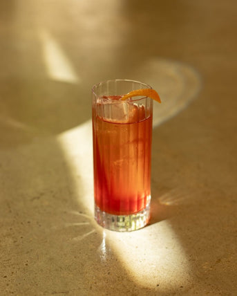 Recette americano cocktail apéritif sans alcool orange campari ingrédients préparation glaçons tranche d'orage vermouth rouge zeste amer liqueur gin zeste de citron